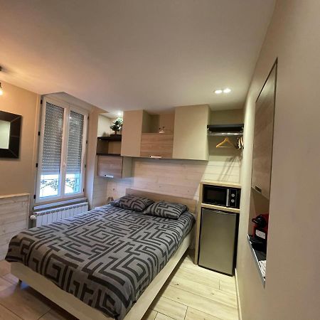 RDC 1 - Chambre meublée au cœur du centre ville de Montluçon - WIFI et NETFLIX Esterno foto