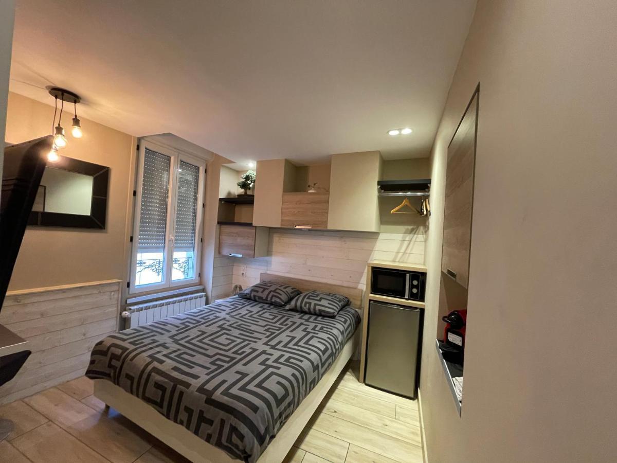 RDC 1 - Chambre meublée au cœur du centre ville de Montluçon - WIFI et NETFLIX Esterno foto