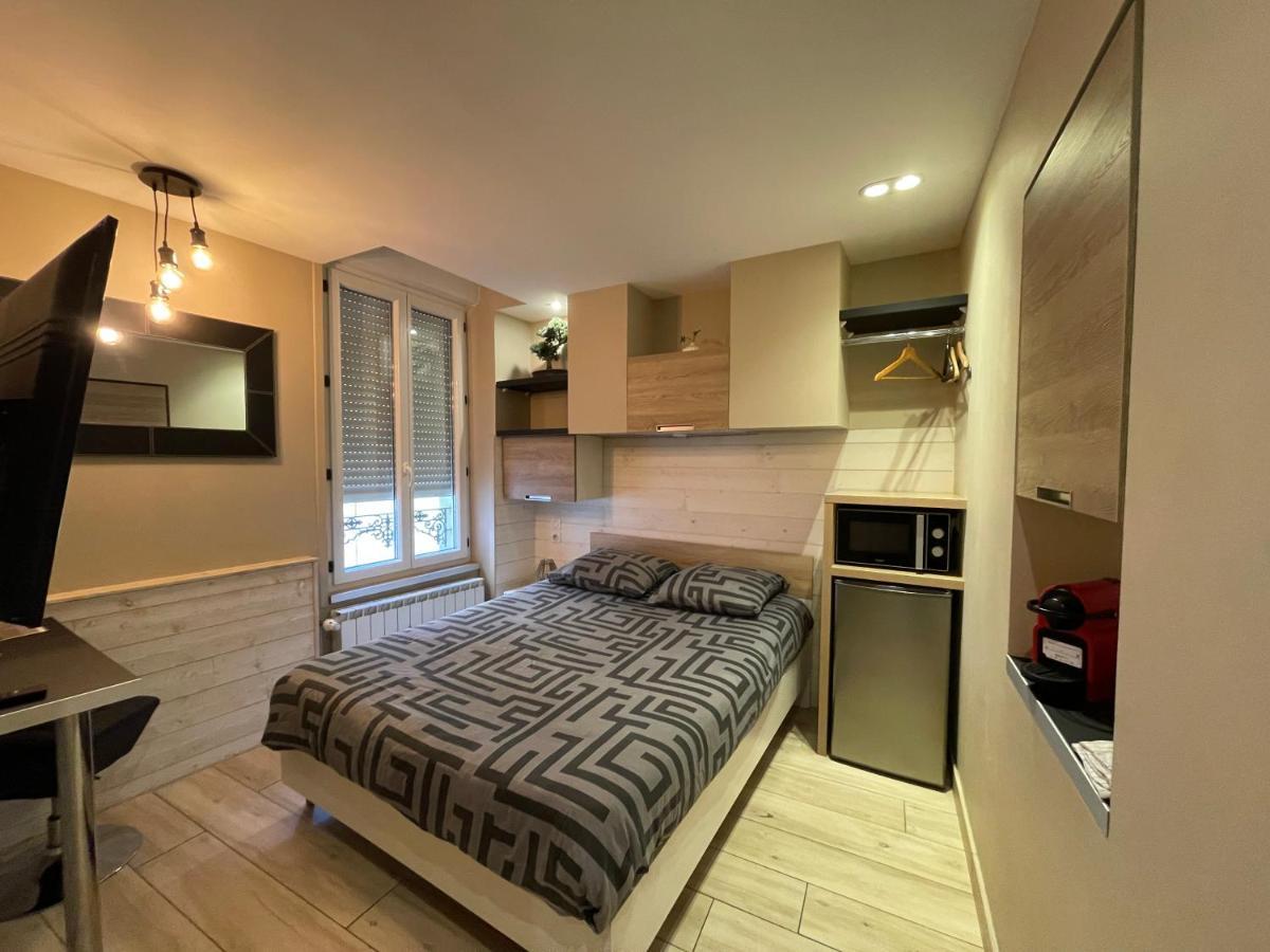 RDC 1 - Chambre meublée au cœur du centre ville de Montluçon - WIFI et NETFLIX Esterno foto