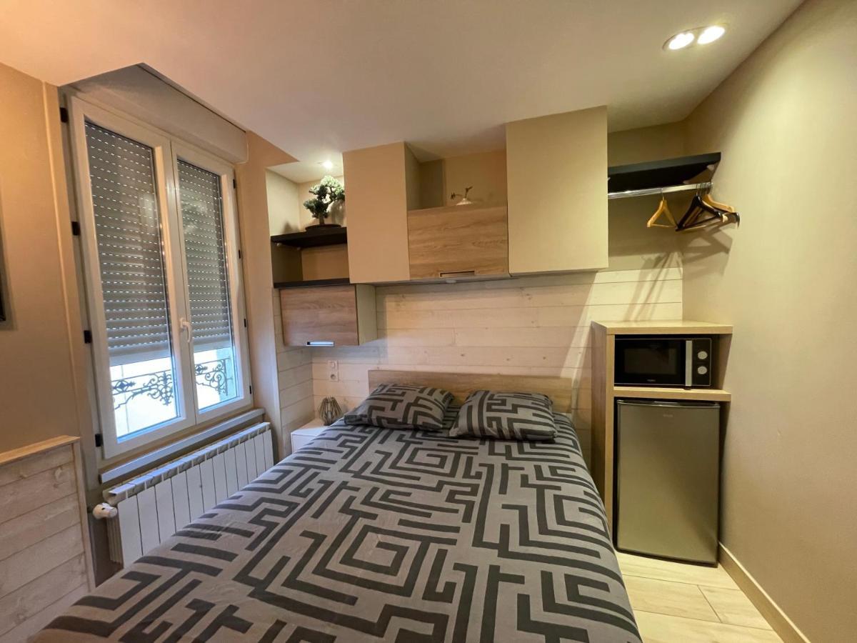 RDC 1 - Chambre meublée au cœur du centre ville de Montluçon - WIFI et NETFLIX Esterno foto